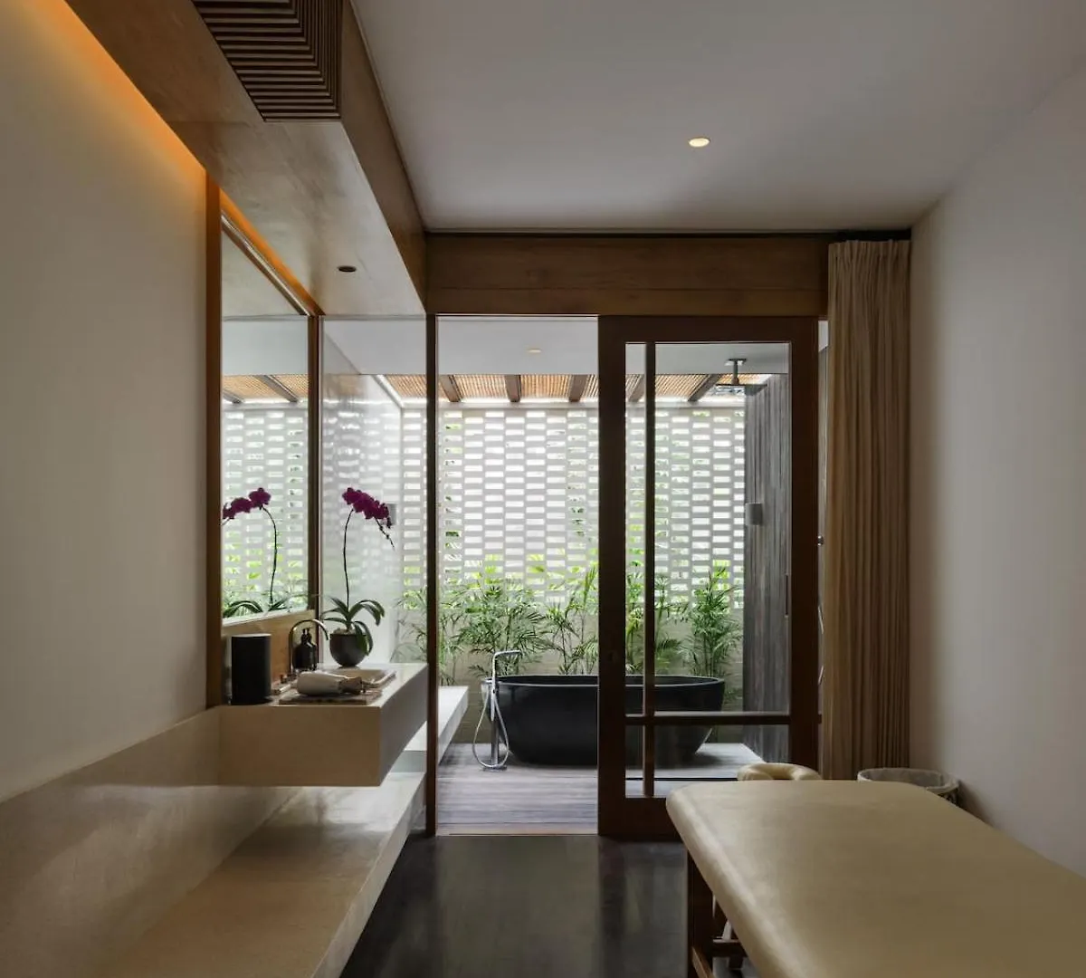Villa Toro Spacious 6Br Walk To Beach Canggu   Canggu (Bali)